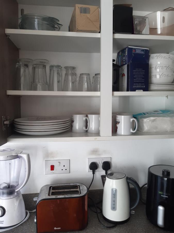 Our Guests Are Royal Apartment Higham Ferrers Luaran gambar